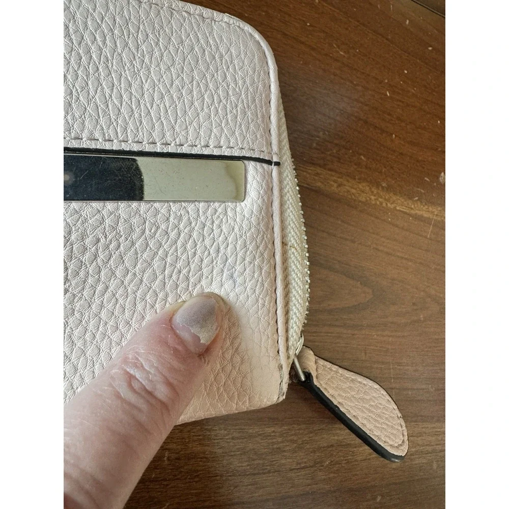 Guess Laurel Pebbled Pink Zip-Around Wallet Pop Of Color For Spring & Summer‎